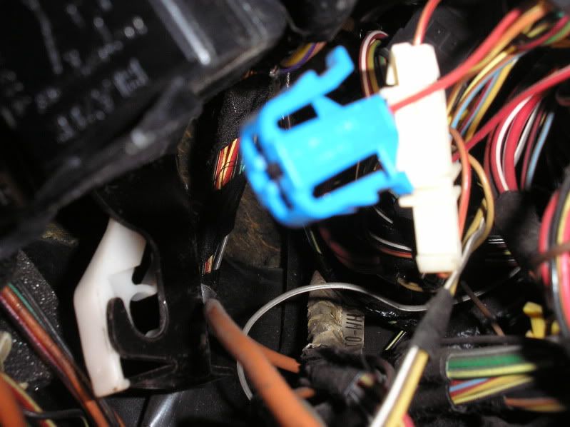 No power to low beams, fogs, and wipers only work on high VW Vortex